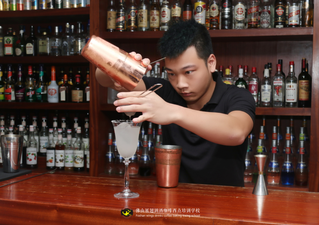 学历低学调酒行吗？