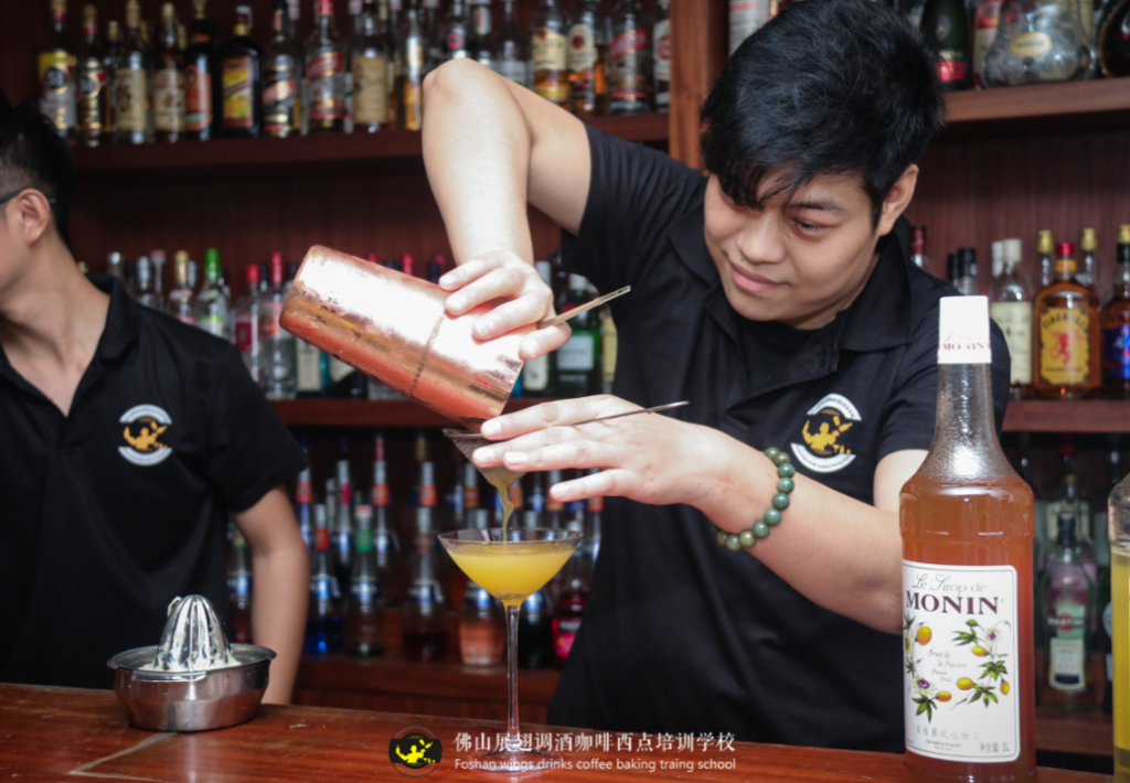 调酒师如何让身边人了解饮酒文化？